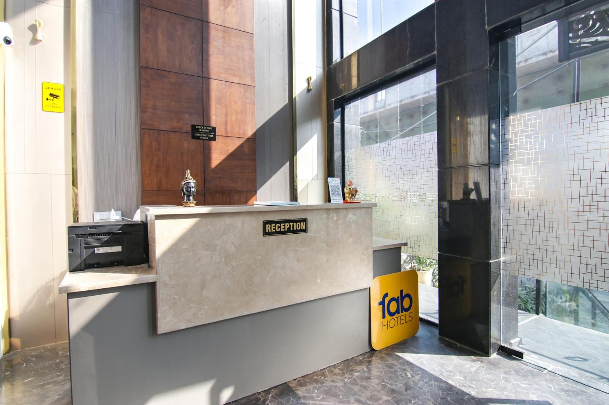 Fabhotel Prime K9 Crown Лудхиана Экстерьер фото