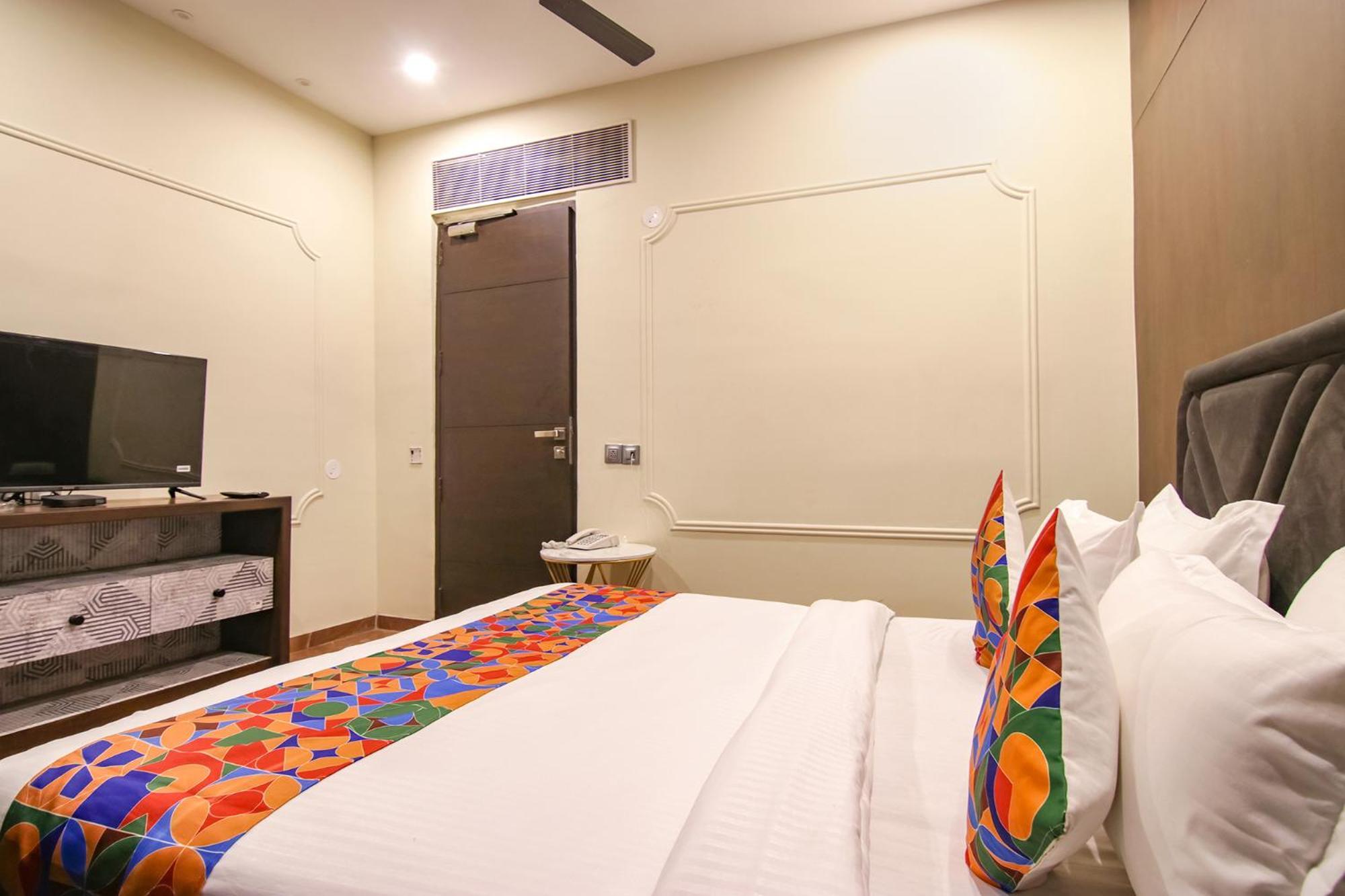 Fabhotel Prime K9 Crown Лудхиана Экстерьер фото